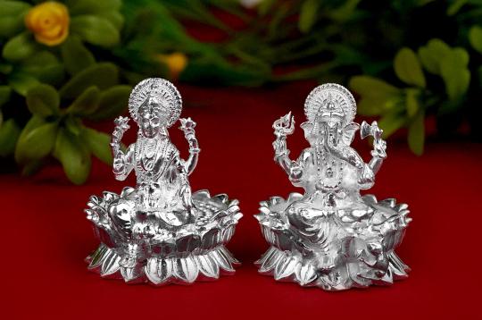 Ganesh Lakshmi on Lotus (925 Sterling Silver)