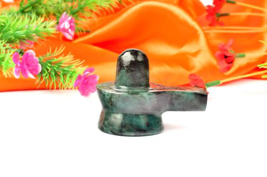 Emerald Shivlinga - 390.45 carats