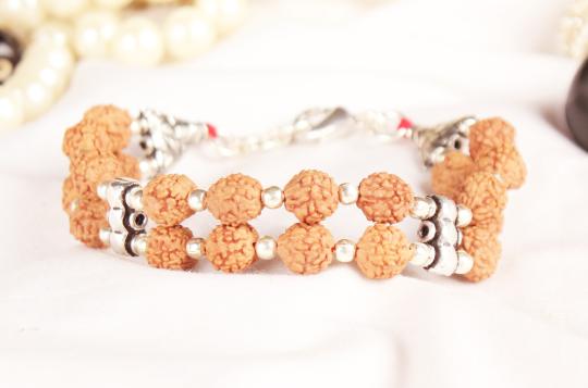 4 mukhi Java Double Turn Bracelet in silver balls