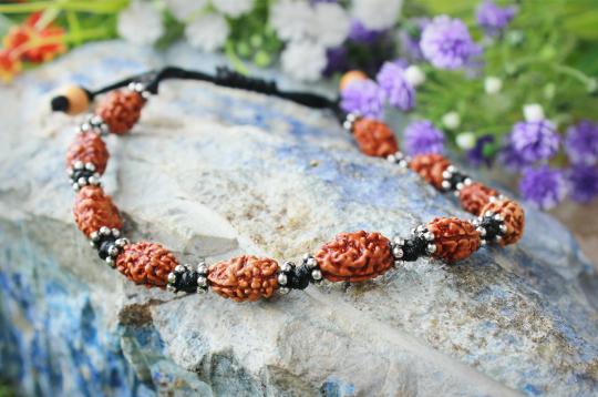 2 mukhi moon bracelet - Java in silver chakri