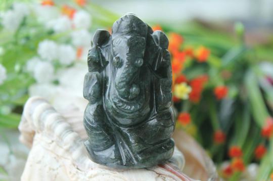 Iolite Ganesha - 75 gms