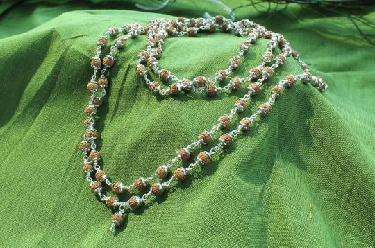 Rudraksha mala 4mm in silver flower caps