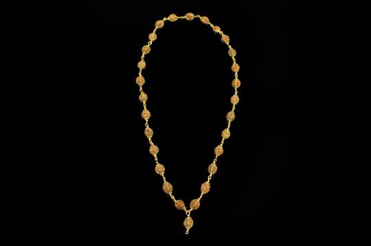 Rudraksha sumarni mala in copper gold polish - 9 mm