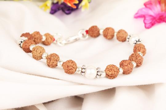 6 mukhi Java Bracelet with Pearl