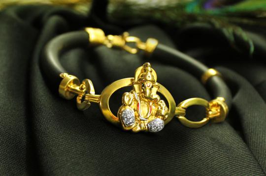 Ganesha Bracelet in pure Gold