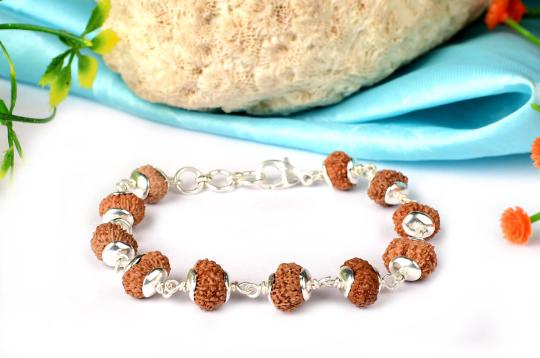 Kamadeva bracelet in silver caps