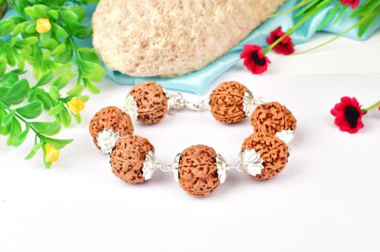 Super Collector 5 mukhi Guru bracelet from Nepal - Designer silver capping