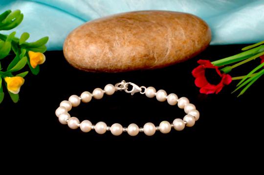Pearl Bracelet with silver balls