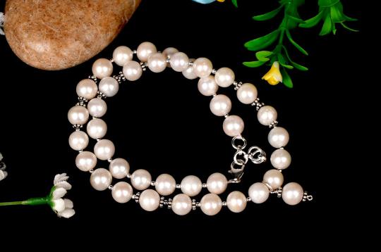 Pearl Necklace with silver accessories