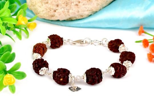2 Mukhi Moon Bracelet in Silver capping