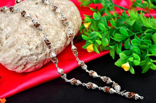 1 mukhi Shivnetra mala (designer flower caps)