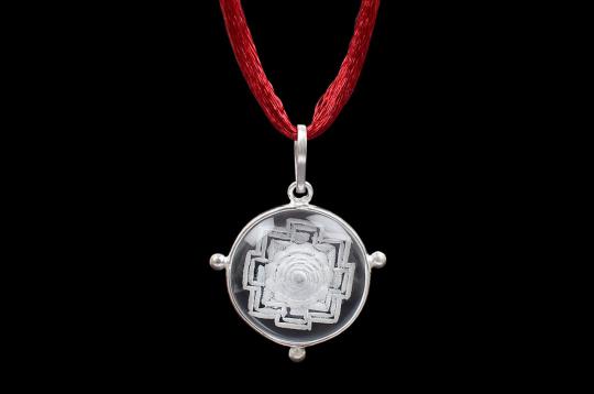 Shree Yantra Locket in Sphatik Crystal with Etched Yantra - I