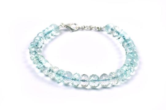 Aquamarine button shape bracelet - Faceted beads