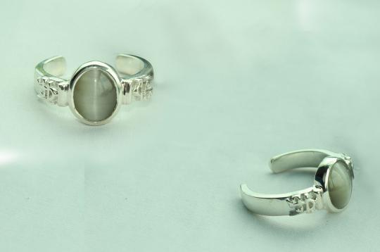 Cat's Eye Ring in pure silver