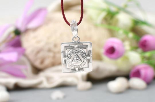 Ganesh Yantra Locket in Silver - 3D
