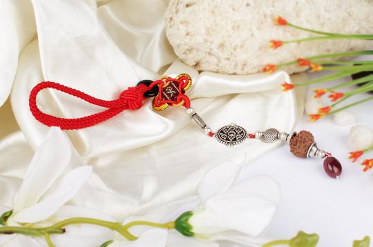 12 Mukhi hanging for fame