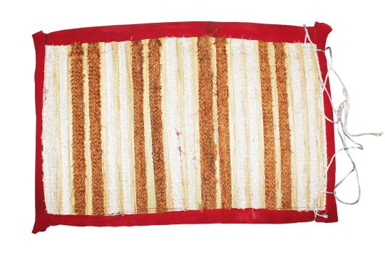 Kusha Grass Mat with multicolored Woolen Fibre