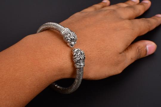 Lion Headed Kada in Pure silver