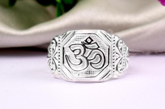 Om Ring - Design XIX
