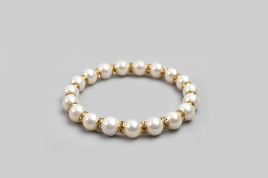 Pearl Bracelet with gold polish chakri