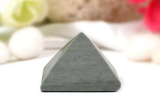 Pyramid in Grey Agate - I