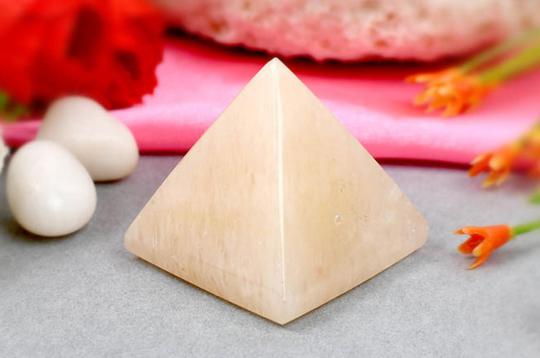Pyramid in Yellow Jade - Confidence and Courage - II