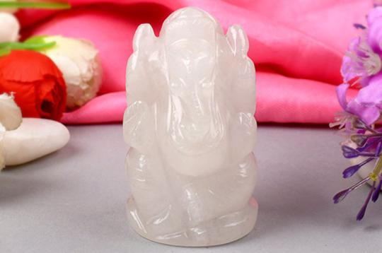 White Agate Ganesha - 90 gms - Right Trunk