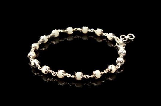 White Coral Bracelet in Pure Silver Flower Caps-5mm