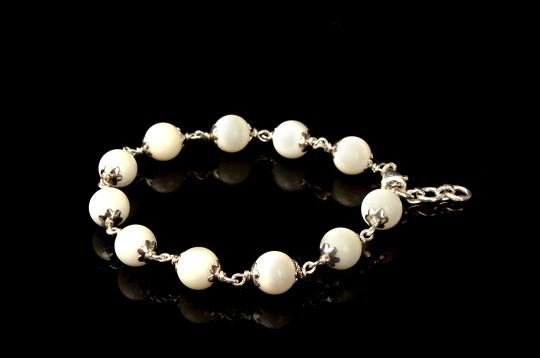 White Coral Bracelet in Pure Silver Flower Caps - 9mm