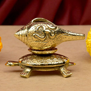 Vamavarti Shankh on Kurma Brass Idol