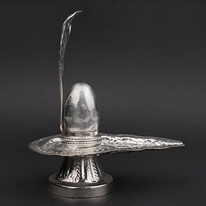 Parad Lingam in German Silver Yoni Base