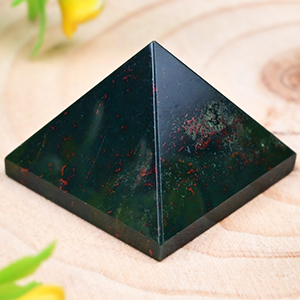 Bloodstone Pyramid - 31 gms