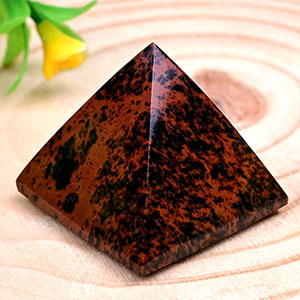 Natural Mahagony Pyramid - 34 gms