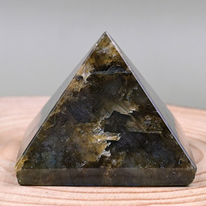 Labradorite Pyramid - 185 gms