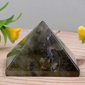 Labradorite Pyramid - 53 gms