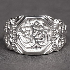 Designer OM 925 Silver Ring