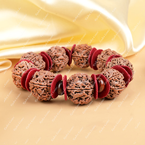 Buy 6 Mukhi Nepali Rudraksha x Red Sandal & Woolen Spacers Bracelet from Rudra Centre (Rudraksha Ratna) at reasonable prices.
