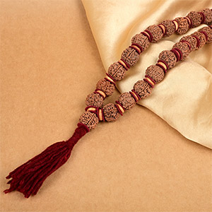 7 Mukhi Nepali Rudraksha Woolen & Wooden Spacers Kantha