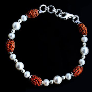 2 Mukhi Moon Java Bracelet