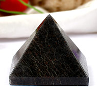 Pyramid in Grey Agate - 72 gms