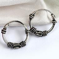 Round earrings in pure silver - Design IX