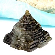 Labradorite Shree Yantra - 72 gms