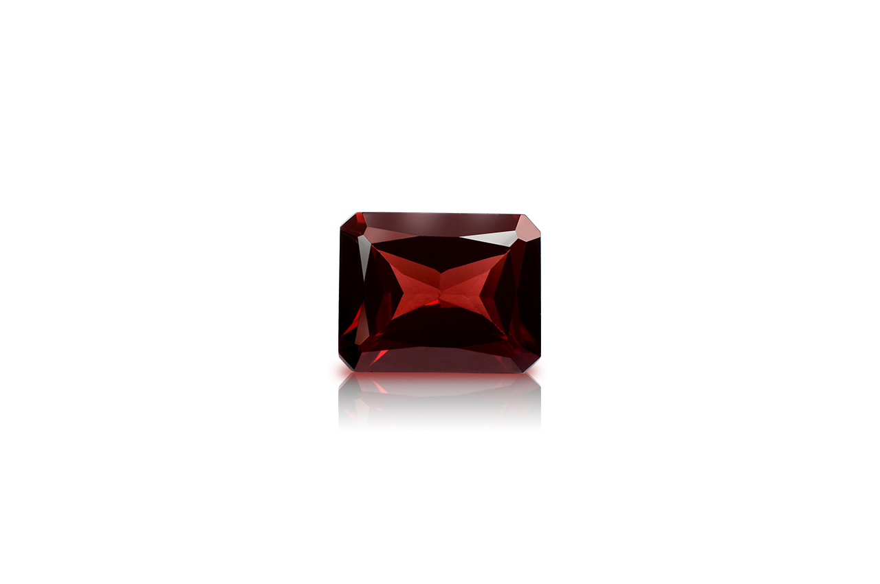 Red Garnet - Ceylon - 3.85 Carats