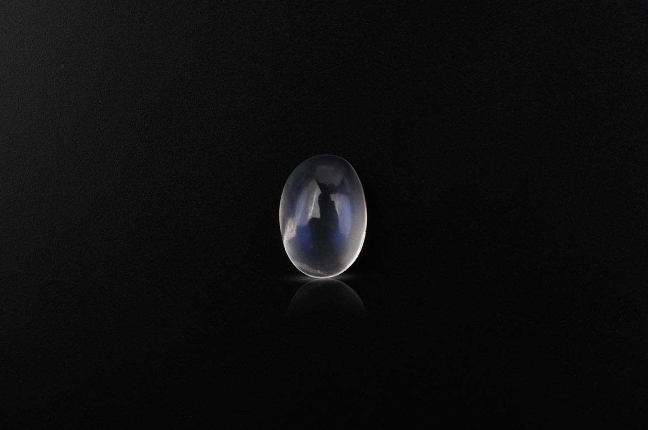Ceylonese Moon Stone - 2.15 carats