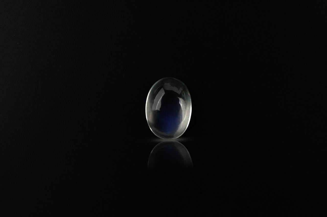 Ceylonese Moon Stone - 1.55 carats