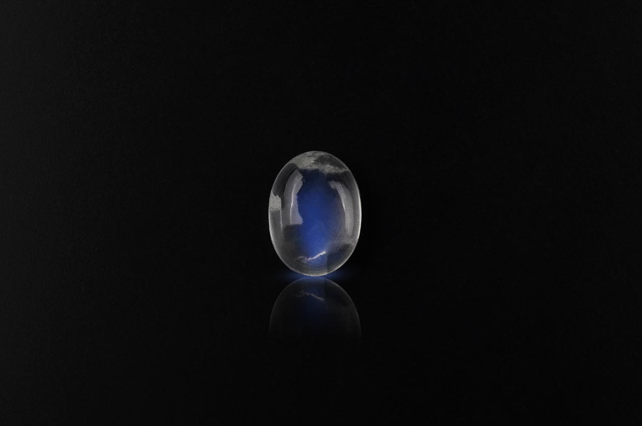 Ceylonese Moon Stone - 2.10 carats