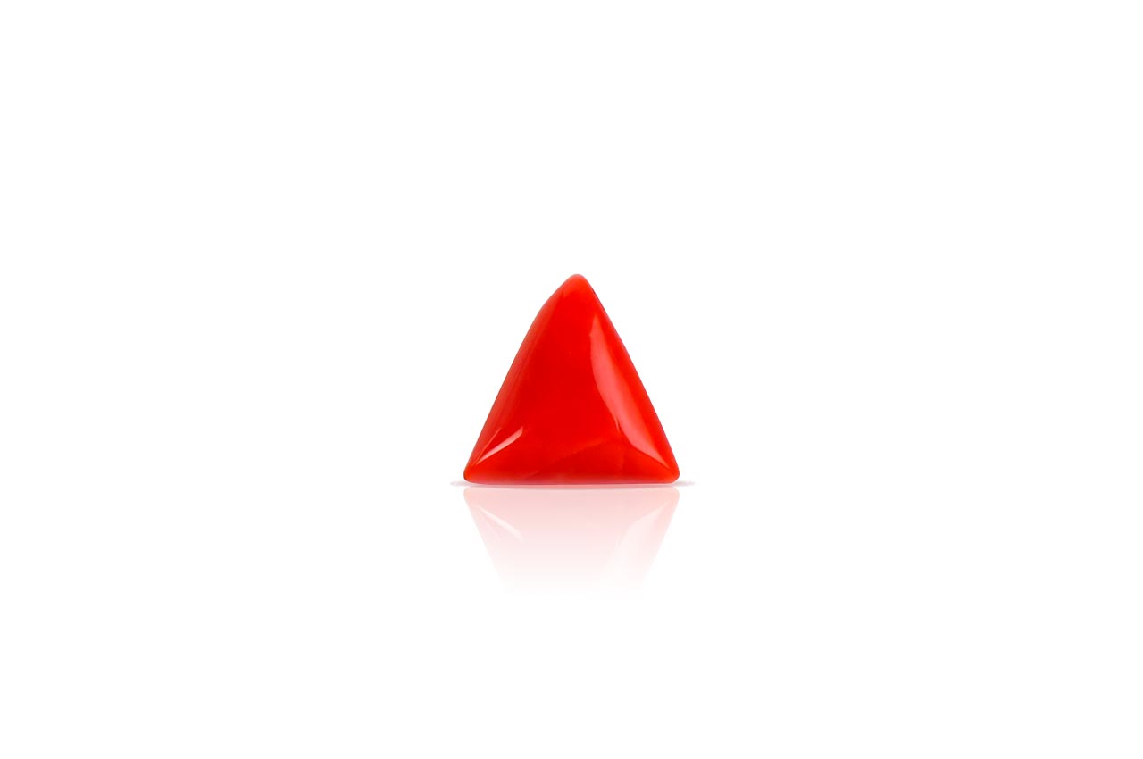 Italian Coral triangular - 4.4 carats - III