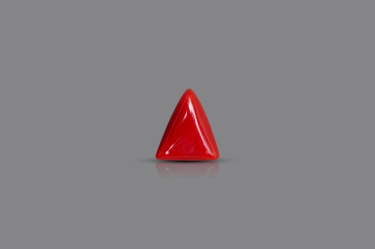 Italian Coral triangular - 4.12 carats - I