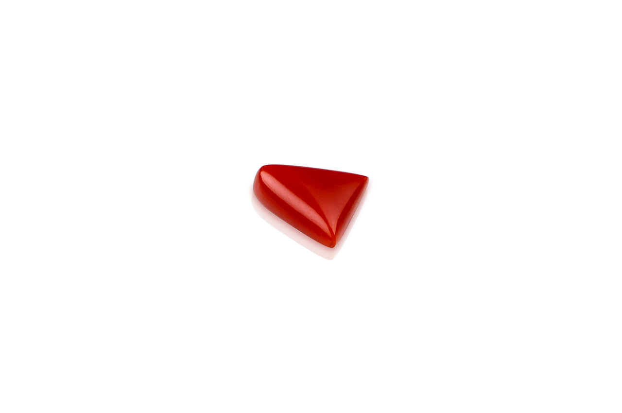 Italian Coral triangular - 4.30 carats