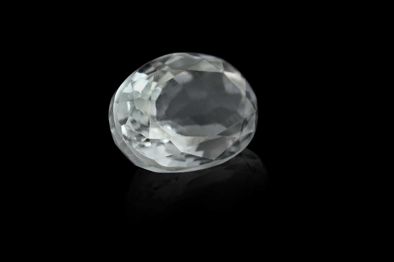 White Topaz - 5 to 6 carats - Oval